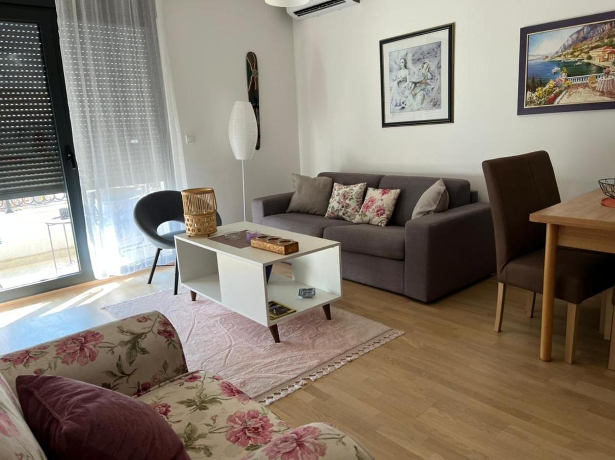 포드고리차 Lovely Pink Flat 아파트 외부 사진